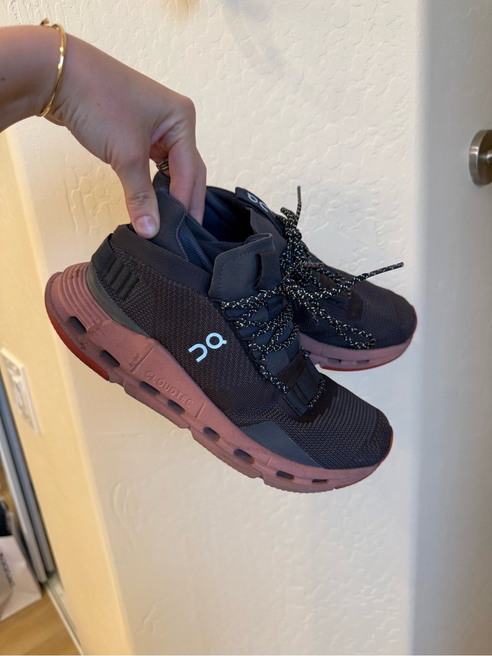 On Cloud Sneakers (6)
